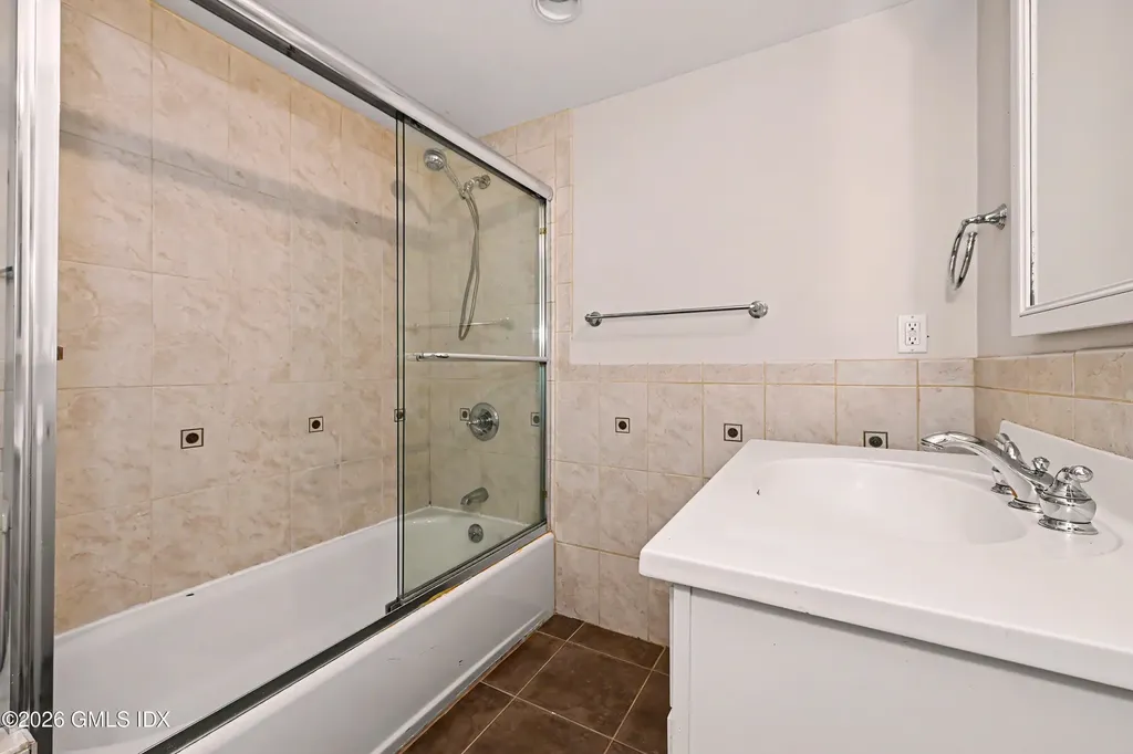 34 Macarthur Drive Old Greenwich CT 06870