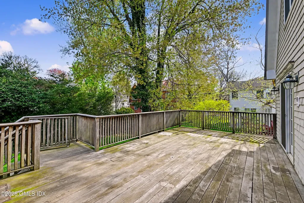 34 Macarthur Drive Old Greenwich CT 06870