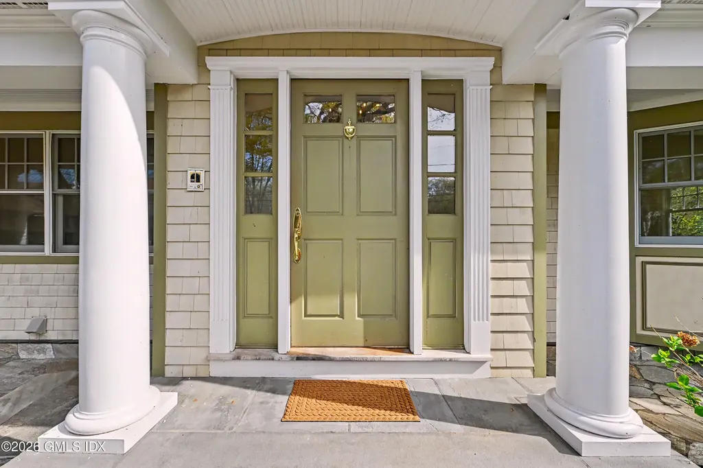 34 Macarthur Drive Old Greenwich CT 06870