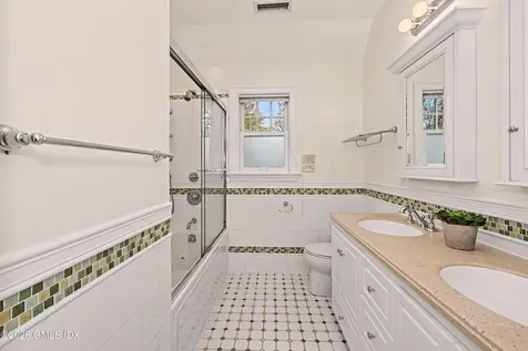 34 Macarthur Drive Old Greenwich CT 06870