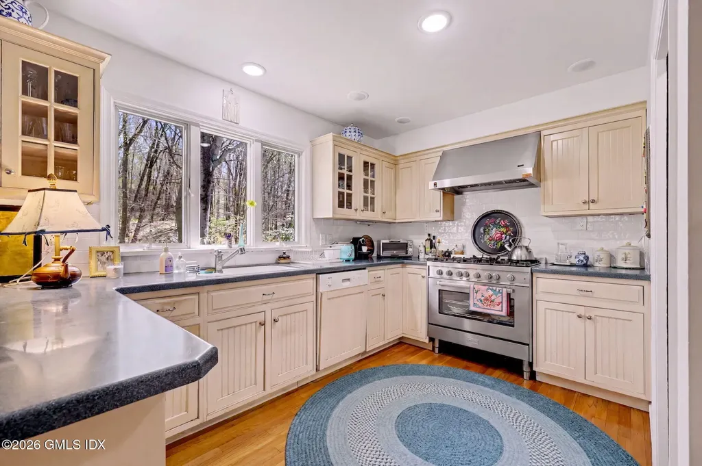 46 Stag Lane Greenwich CT 06831