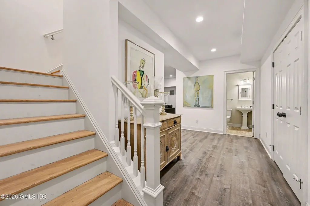 49 Willow Road Riverside CT 06878