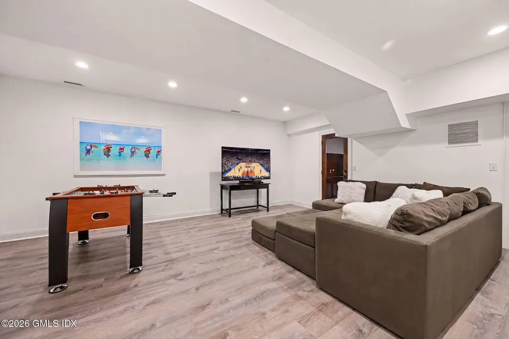 49 Willow Road Riverside CT 06878