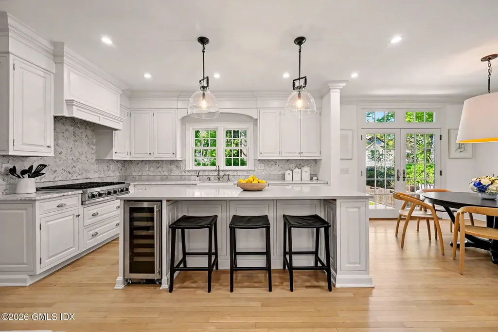 49 Willow Road Riverside CT 06878