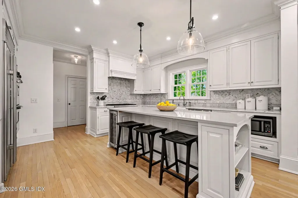 49 Willow Road Riverside CT 06878
