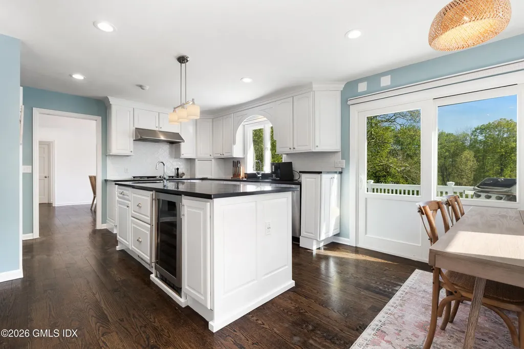 12 Ricki Beth Lane Old Greenwich CT 06870