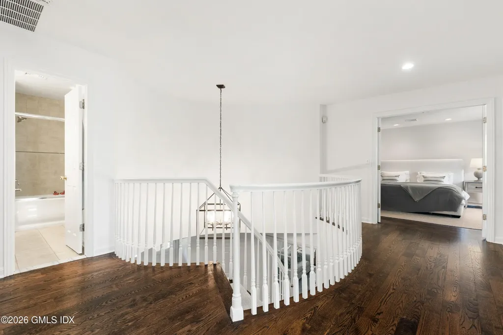 12 Ricki Beth Lane Old Greenwich CT 06870
