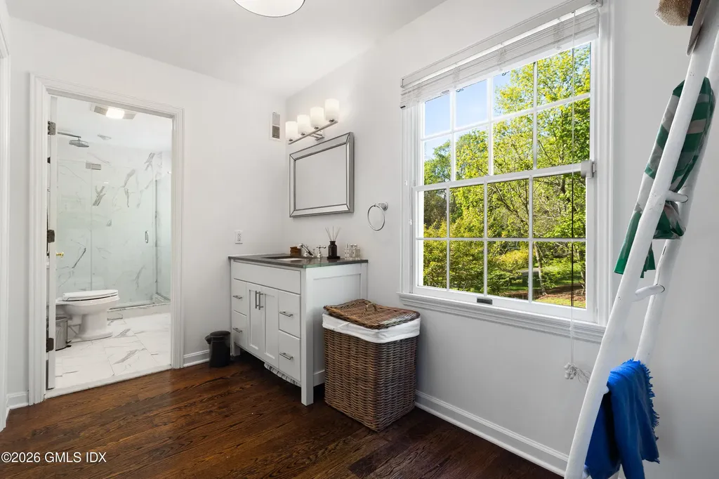 12 Ricki Beth Lane Old Greenwich CT 06870