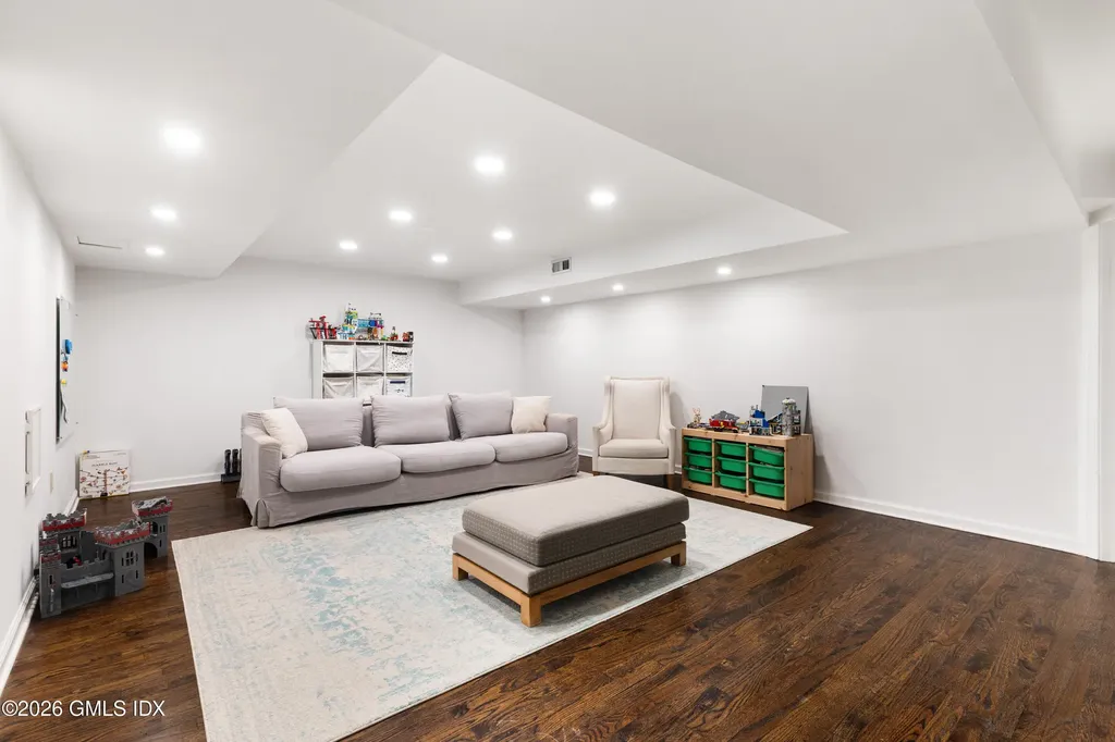 12 Ricki Beth Lane Old Greenwich CT 06870