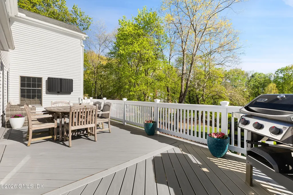 12 Ricki Beth Lane Old Greenwich CT 06870