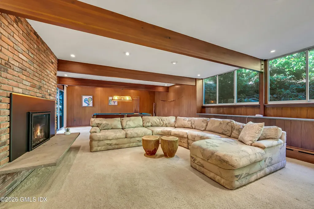 44 Willowmere Avenue Riverside CT 06878