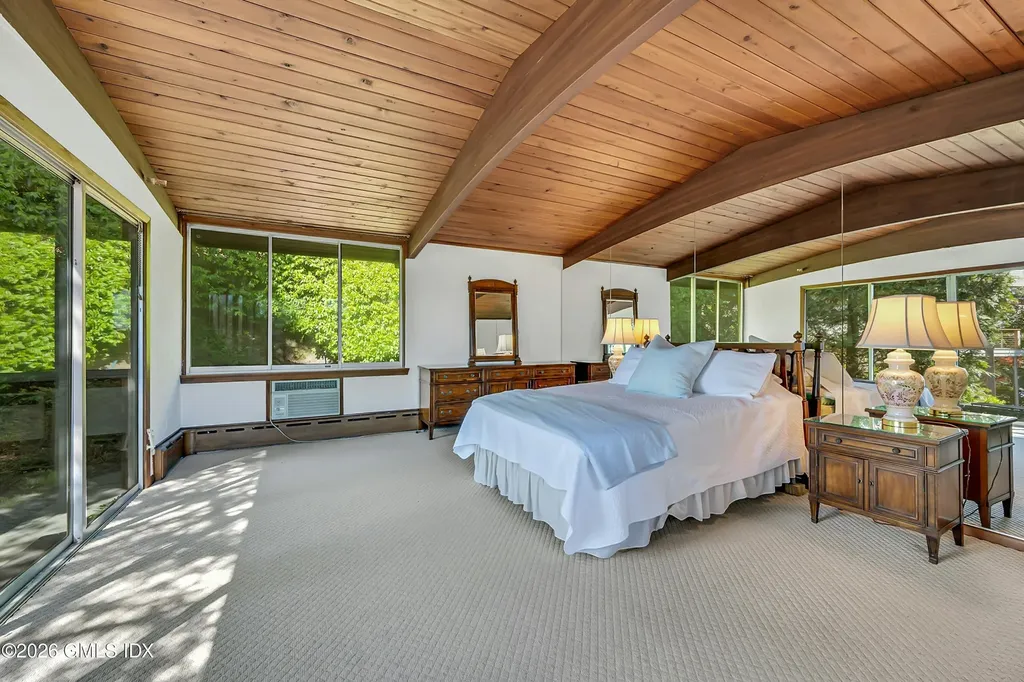 44 Willowmere Avenue Riverside CT 06878