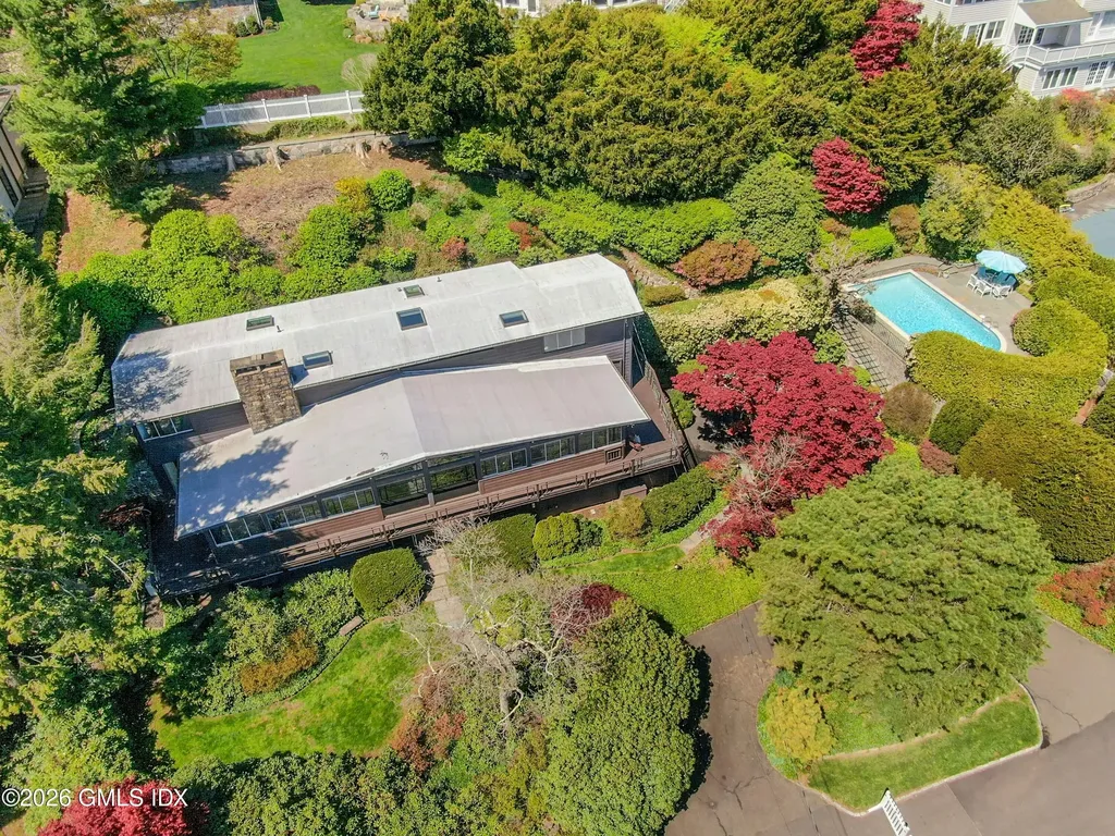 44 Willowmere Avenue Riverside CT 06878