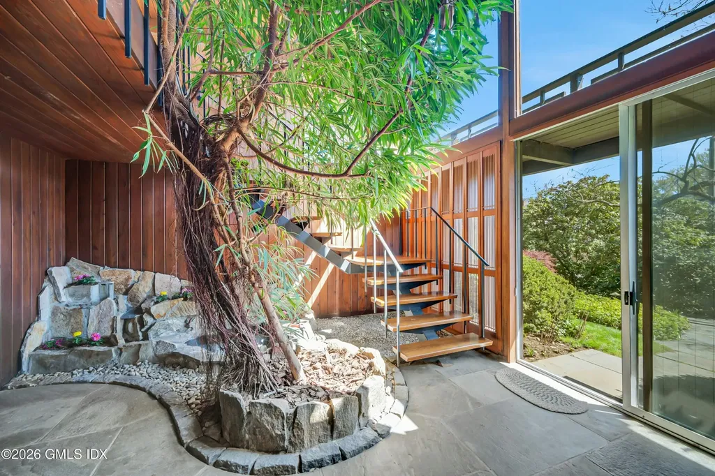 44 Willowmere Avenue Riverside CT 06878