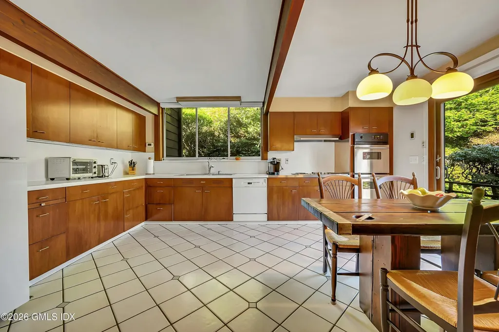 44 Willowmere Avenue Riverside CT 06878