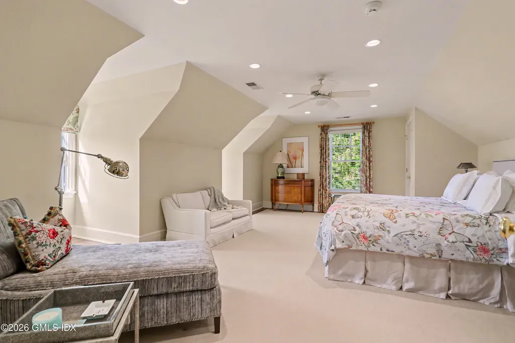 11 River Oaks Drive Stamford CT 06902