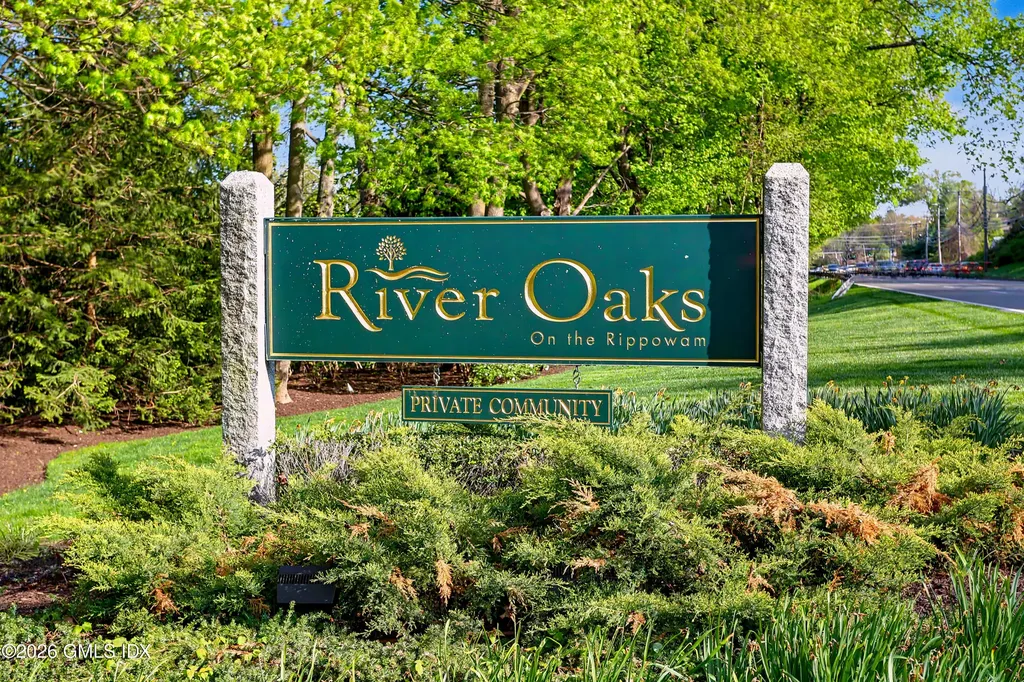 11 River Oaks Drive Stamford CT 06902