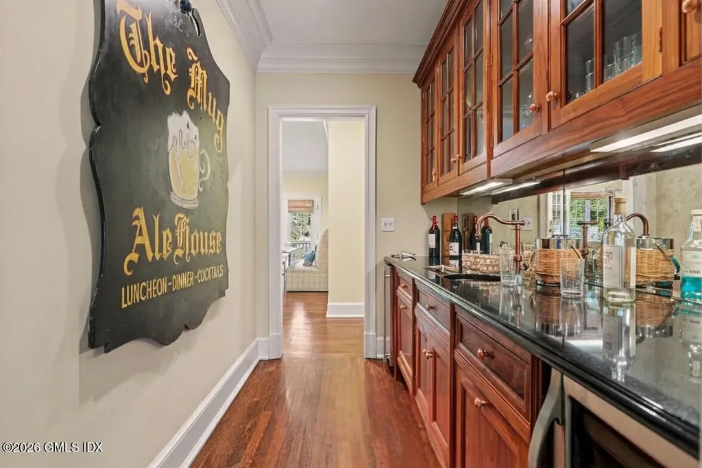 11 River Oaks Drive Stamford CT 06902