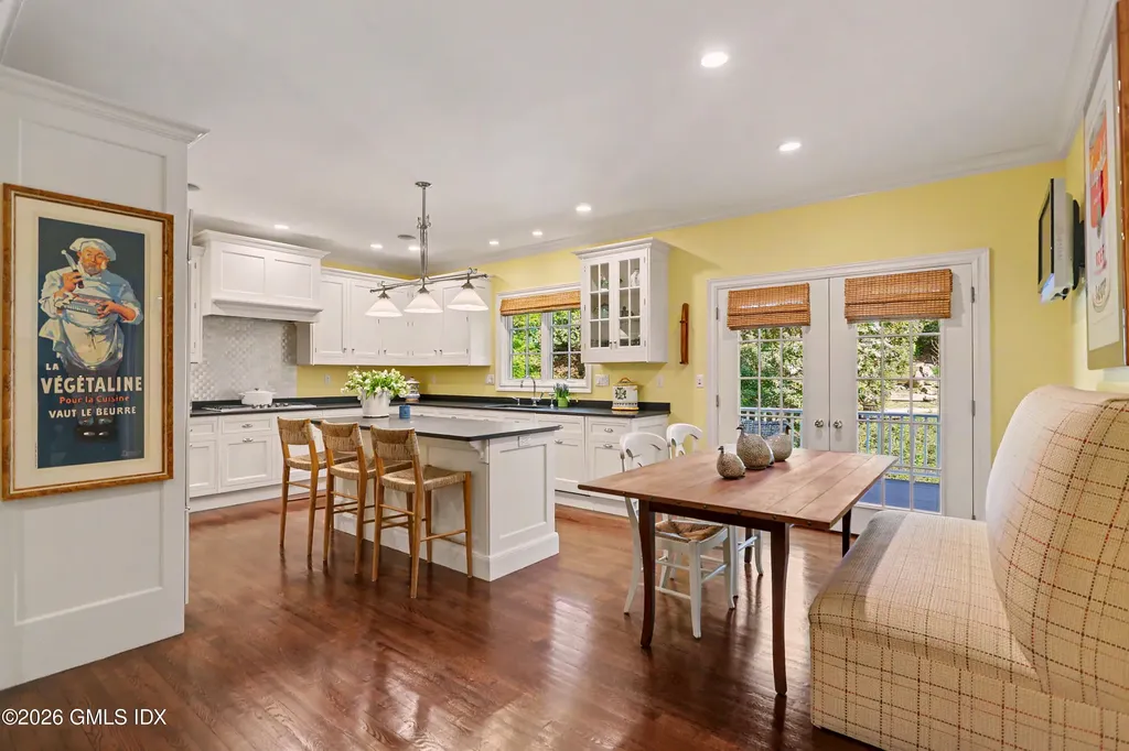 11 River Oaks Drive Stamford CT 06902