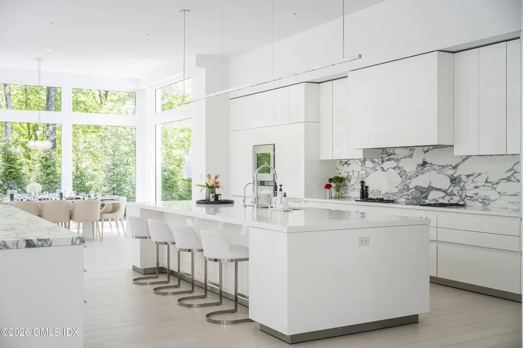 8 Fox Run Lane Greenwich CT 06831