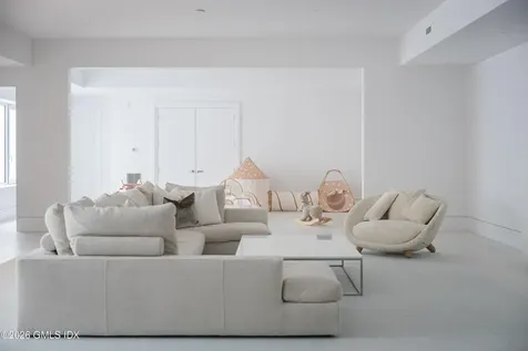 8 Fox Run Lane Greenwich CT 06831