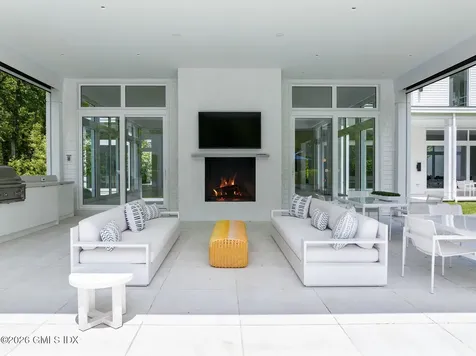 8 Fox Run Lane Greenwich CT 06831