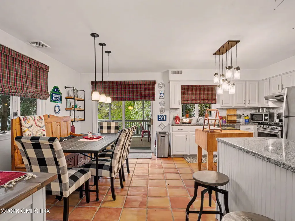10 Idlewild Manor Greenwich CT 06830