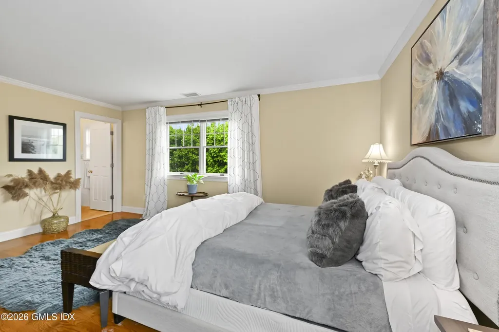17 Windy Knolls Right Side Greenwich CT 06831