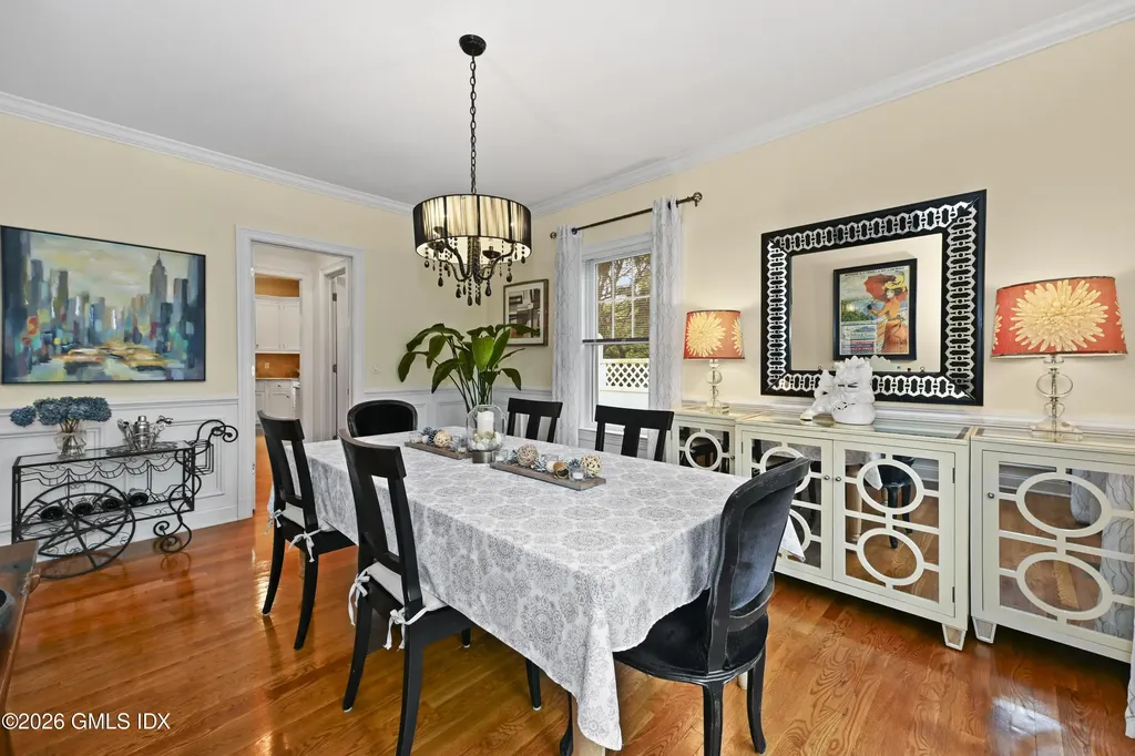 17 Windy Knolls Right Side Greenwich CT 06831