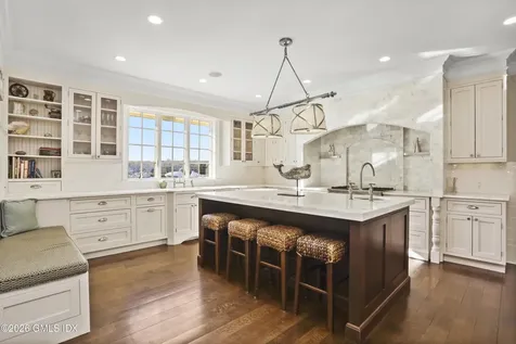 30 Bayside Terrace Riverside CT 06878