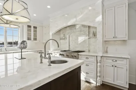 30 Bayside Terrace Riverside CT 06878