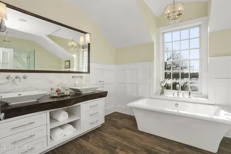 30 Bayside Terrace Riverside CT 06878