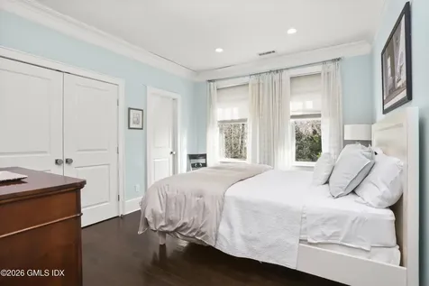 30 Bayside Terrace Riverside CT 06878
