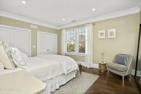 30 Bayside Terrace Riverside CT 06878