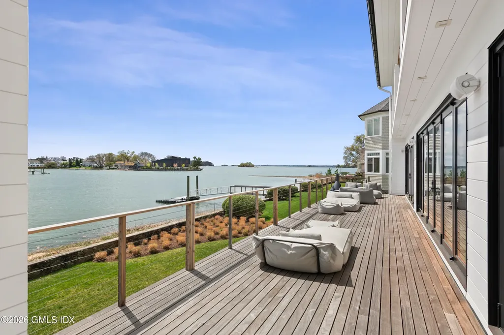 4 Little Cove Lane Old Greenwich CT 06870