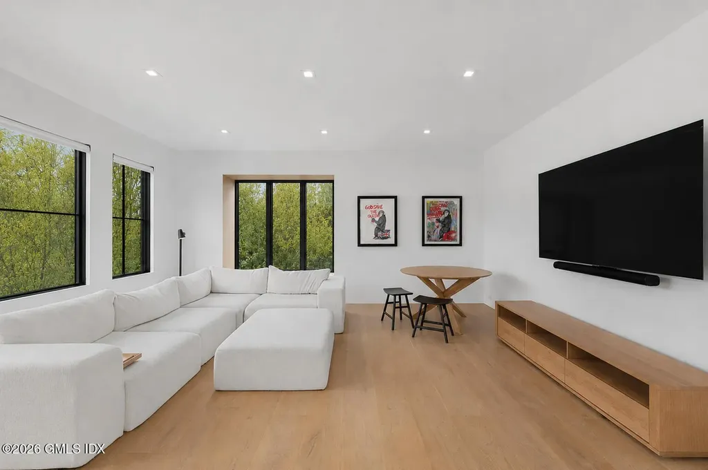 4 Little Cove Lane Old Greenwich CT 06870