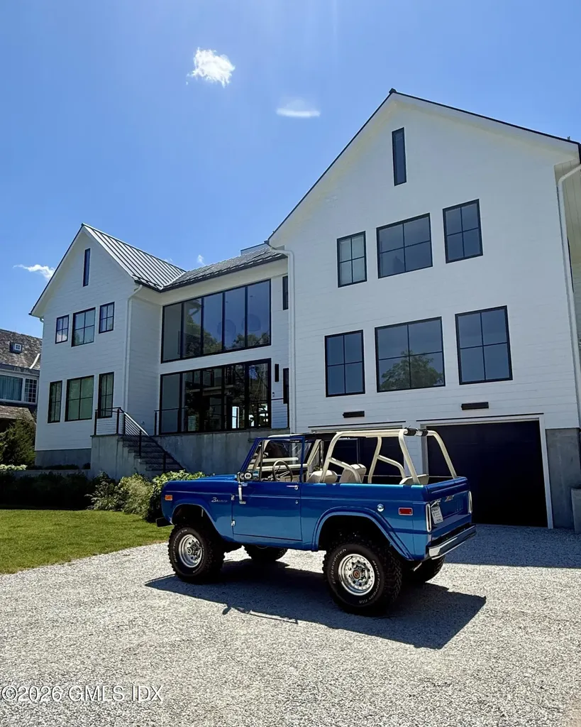 4 Little Cove Lane Old Greenwich CT 06870