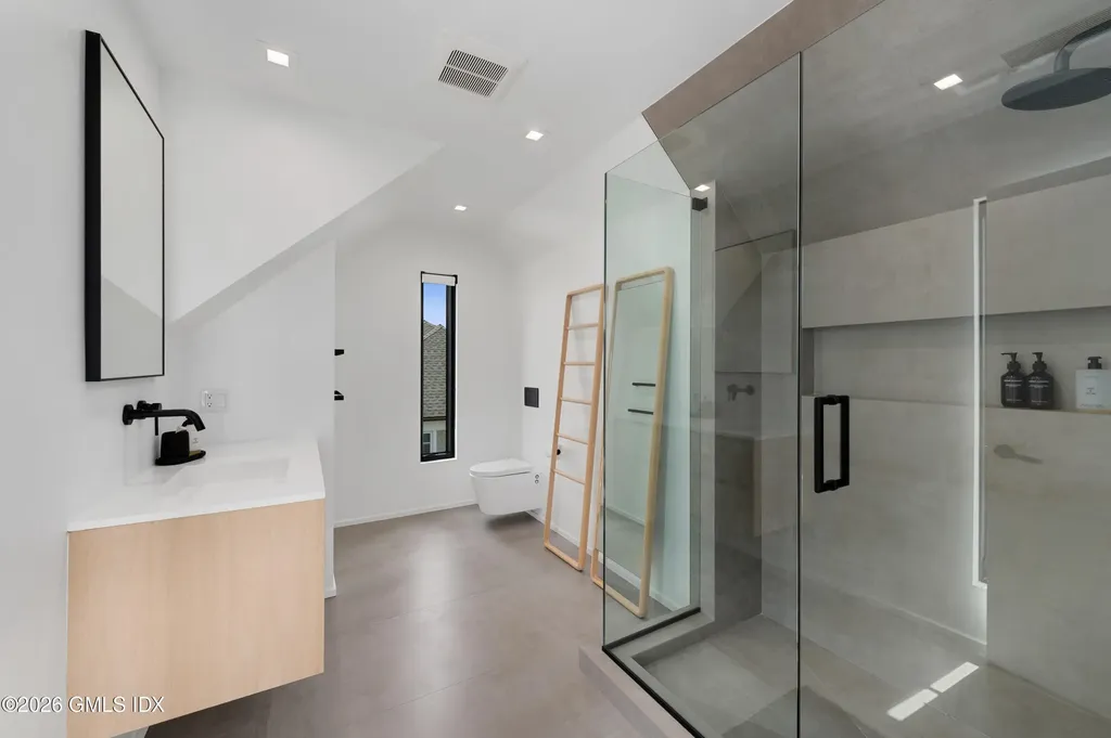 4 Little Cove Lane Old Greenwich CT 06870