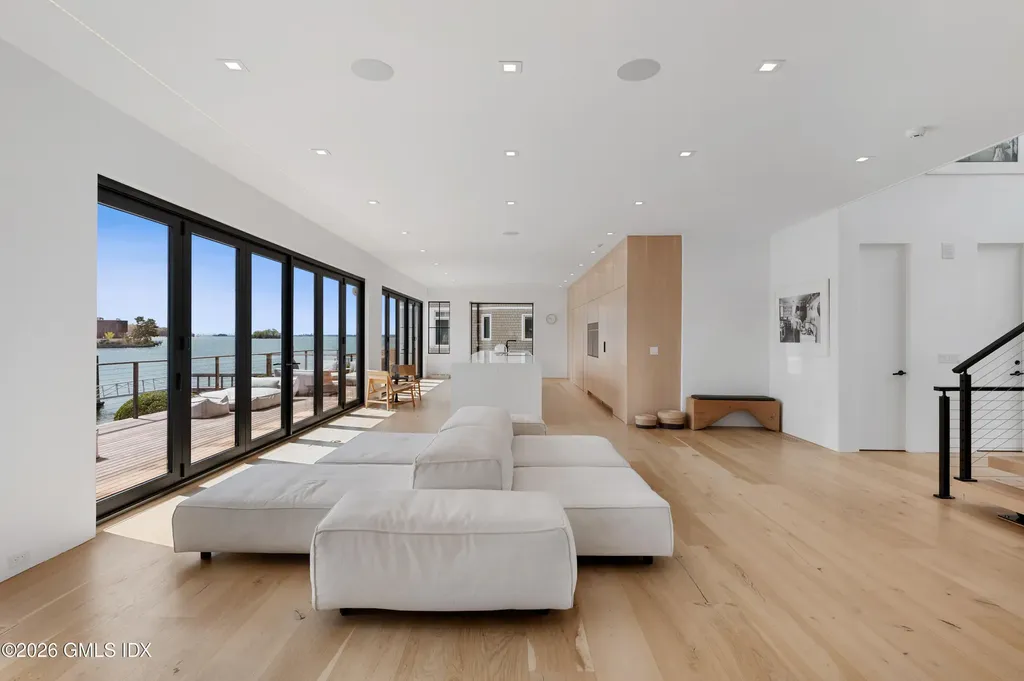 4 Little Cove Lane Old Greenwich CT 06870