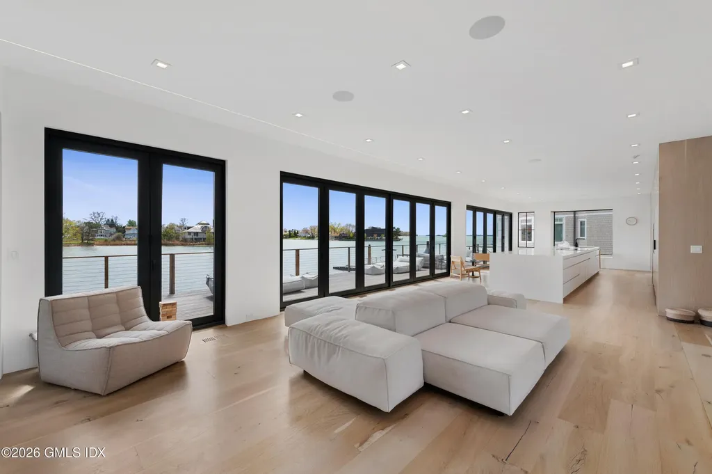 4 Little Cove Lane Old Greenwich CT 06870