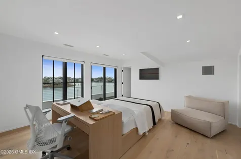 4 Little Cove Lane Old Greenwich CT 06870