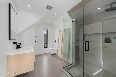 4 Little Cove Lane Old Greenwich CT 06870