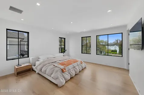 4 Little Cove Lane Old Greenwich CT 06870