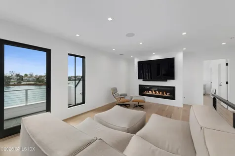4 Little Cove Lane Old Greenwich CT 06870