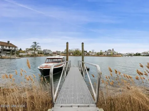 4 Little Cove Lane Old Greenwich CT 06870
