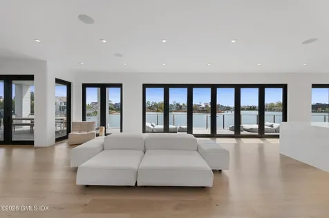 4 Little Cove Lane Old Greenwich CT 06870