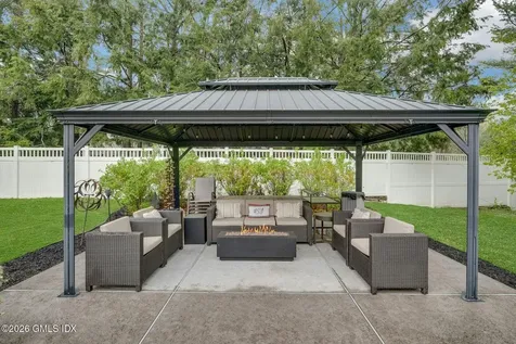 68 Hillcrest Park Road Old Greenwich CT 06870