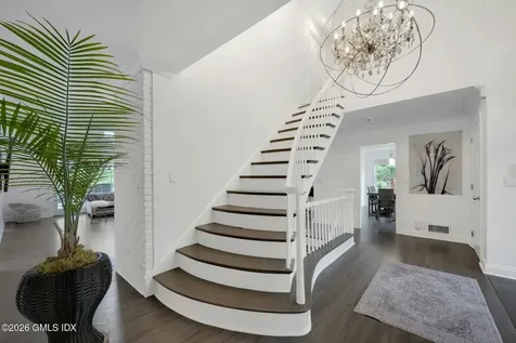 68 Hillcrest Park Road Old Greenwich CT 06870