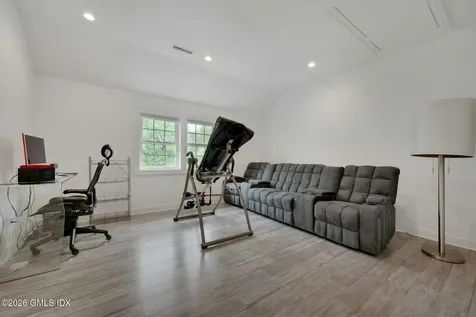 68 Hillcrest Park Road Old Greenwich CT 06870