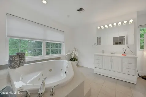68 Hillcrest Park Road Old Greenwich CT 06870
